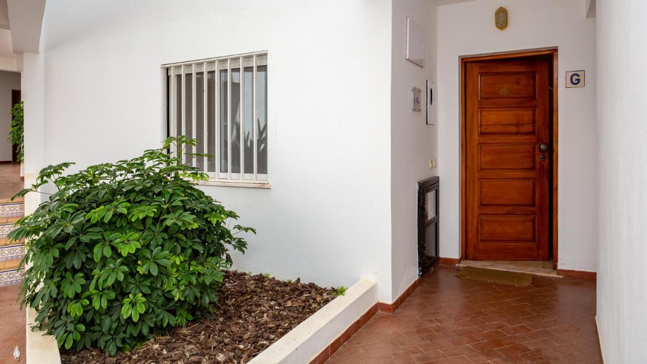 Charming Beachside Apartment W/ Pool By Lovelystay Albufeira Exterior foto