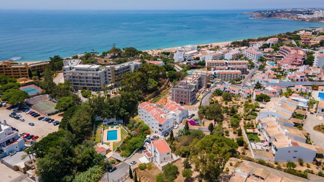Charming Beachside Apartment W/ Pool By Lovelystay Albufeira Exterior foto